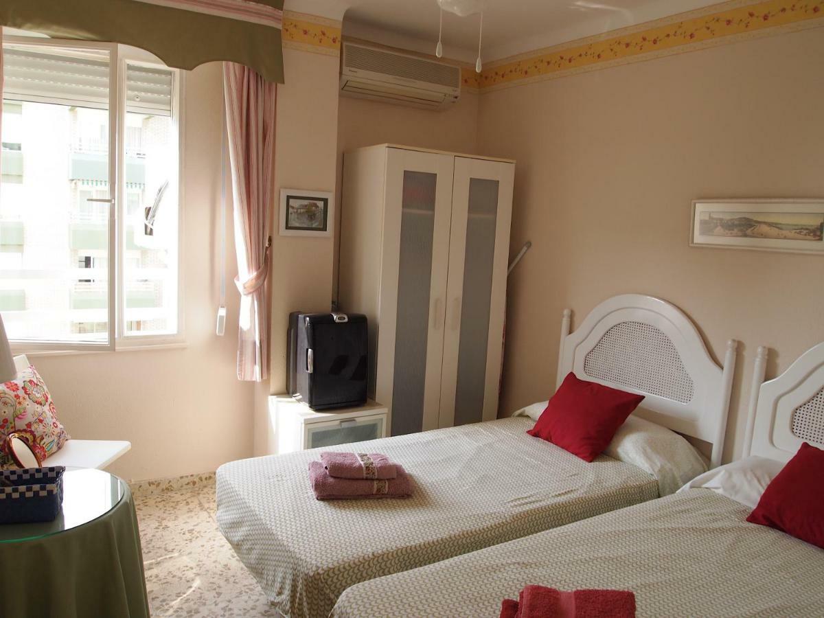 מאלגה Habitaciones Frente A La Playa מראה חיצוני תמונה